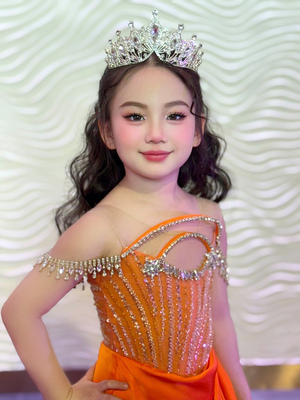 Model Kid San San vào Top 25 chung kết “Tinh hoa nhí Việt Nam 2025” - ảnh 3