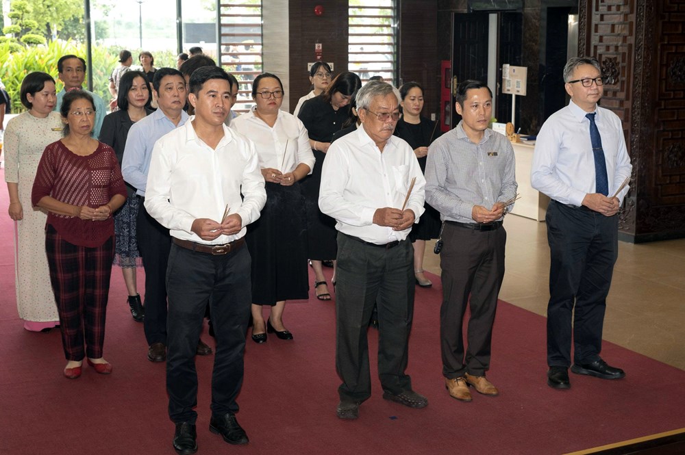 Trao giải cuộc thi vẽ tranh “Thiếu nhi TP.HCM với Bác Tôn” lần thứ XIX - ảnh 1