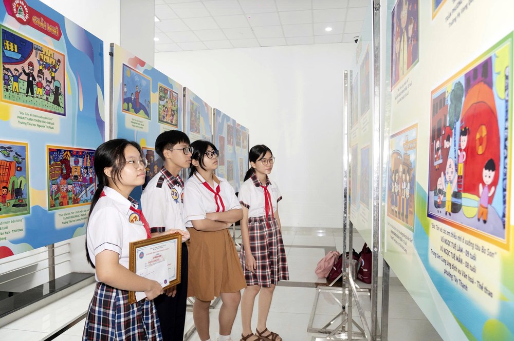 Trao giải cuộc thi vẽ tranh “Thiếu nhi TP.HCM với Bác Tôn” lần thứ XIX - ảnh 6