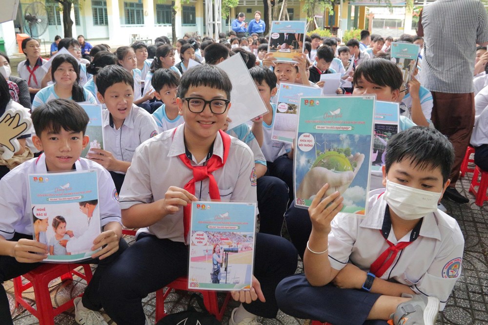 Học sinh hào hứng tham gia chương trình định hướng nghề nghiệp - ảnh 2
