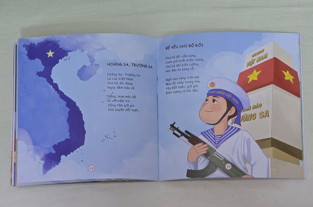 Ra mắt tập thơ thiếu nhi 'Bé yêu Tổ quốc' - ảnh 3