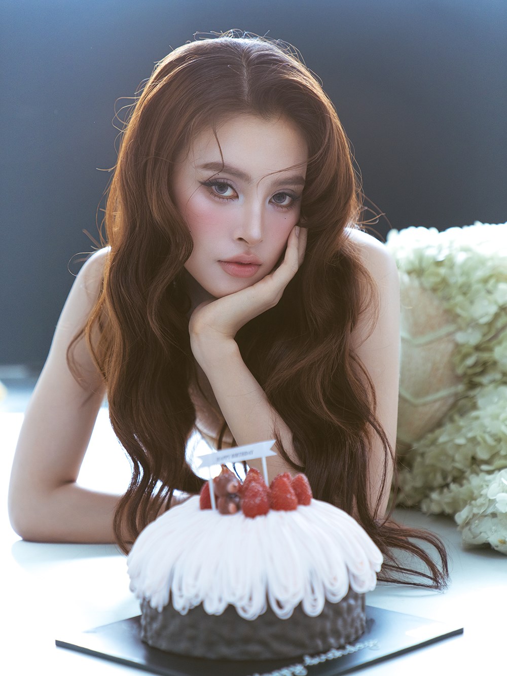 Hoa hậu Tiểu Vy đón tuổi 25 với bộ ảnh mới - ảnh 2