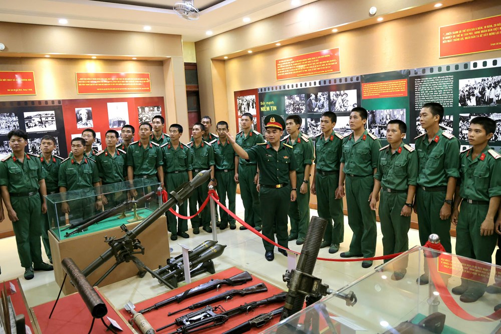 Khai mạc triển lãm chuyên đề 'Cách mạng Tháng Tám - Mốc son lịch sử' - ảnh 5