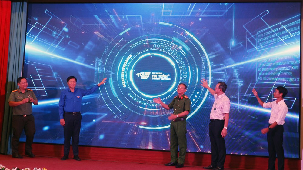 Khởi động ‘Tour 360: Học đường an toàn trong kỳ nguyên số’ - ảnh 1