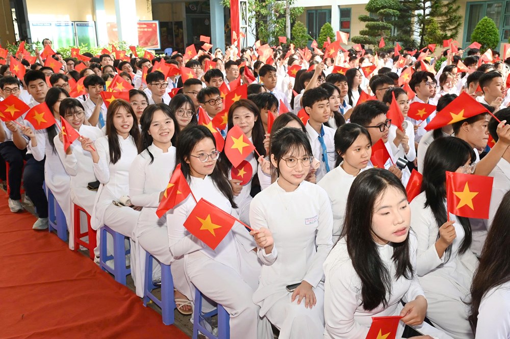 Hơn 2,5 triệu học sinh khai giảng năm học mới - ảnh 3