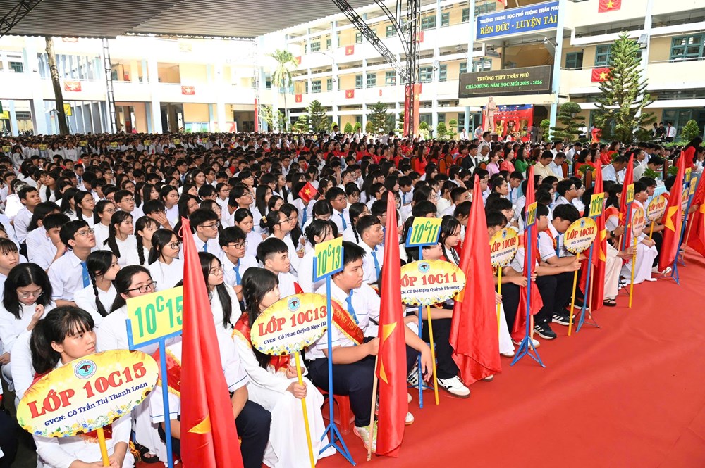 Hơn 2,5 triệu học sinh khai giảng năm học mới - ảnh 8