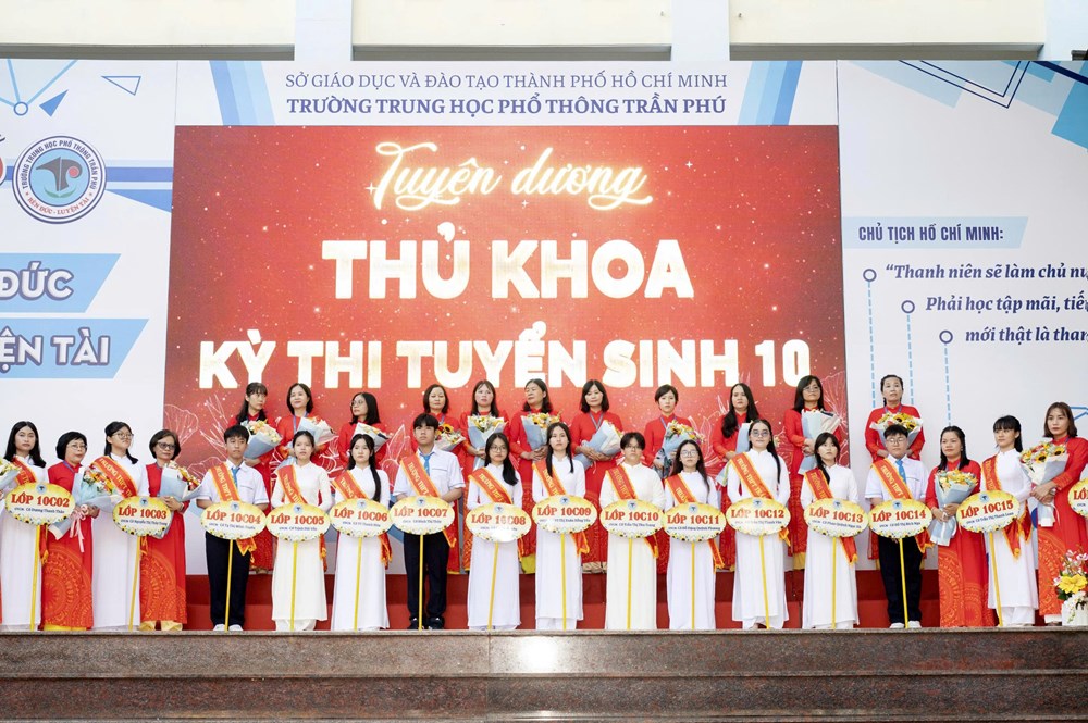 Hơn 2,5 triệu học sinh khai giảng năm học mới - ảnh 4
