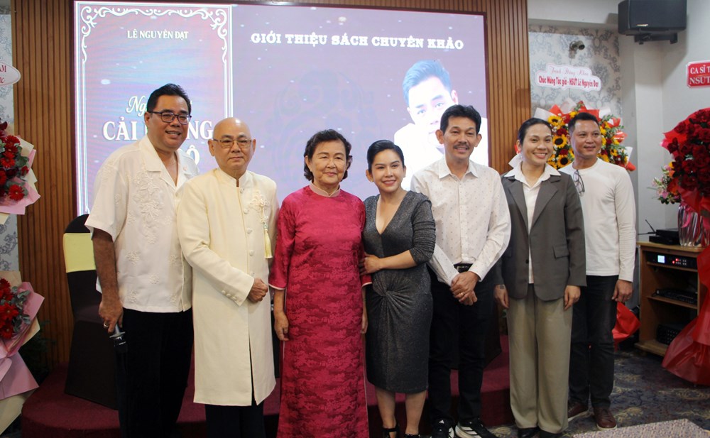 Ra mắt 'Tuyển tập kịch bản Hồn thơ ngọc' và sách 'Nghệ thuật cải lương Nam Bộ' - ảnh 7