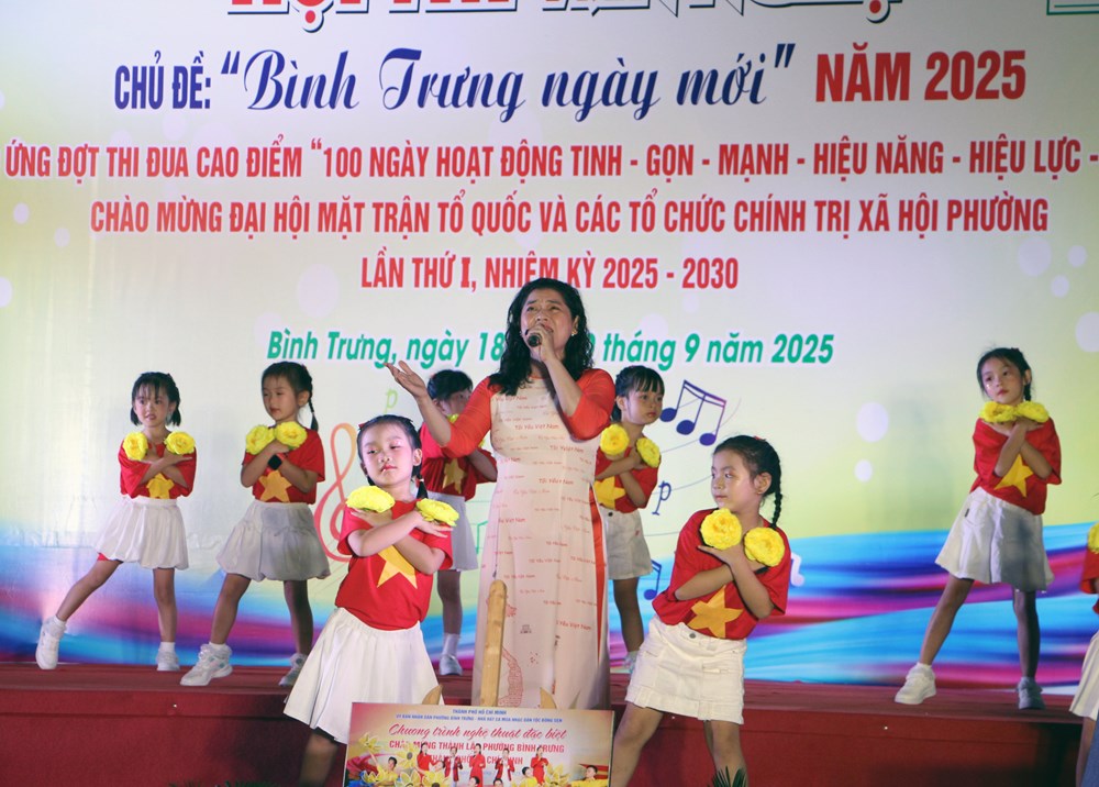 Hơn 100 tiết mục tham gia Hội thi văn nghệ 'Bình Trưng ngày mới' 2025 - ảnh 7