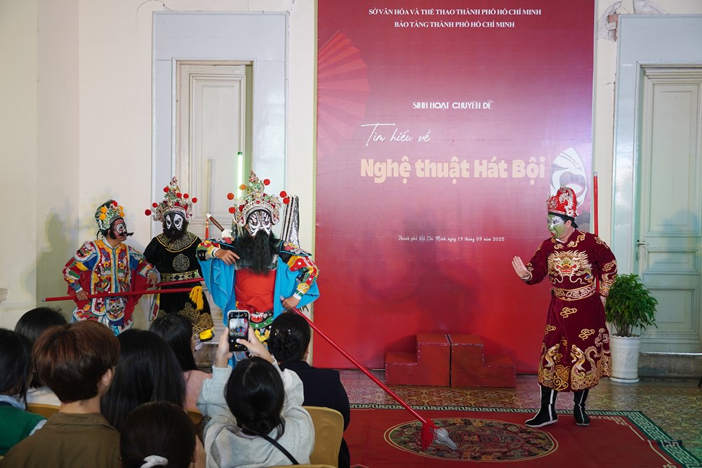 Giới trẻ tìm hiểu về nghệ thuật Hát Bội tại Bảo tàng TP.HCM - ảnh 3