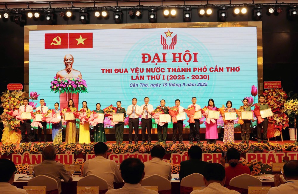 Hơn 3.100 công dân được Thủ tướng tặng Bằng khen - ảnh 5
