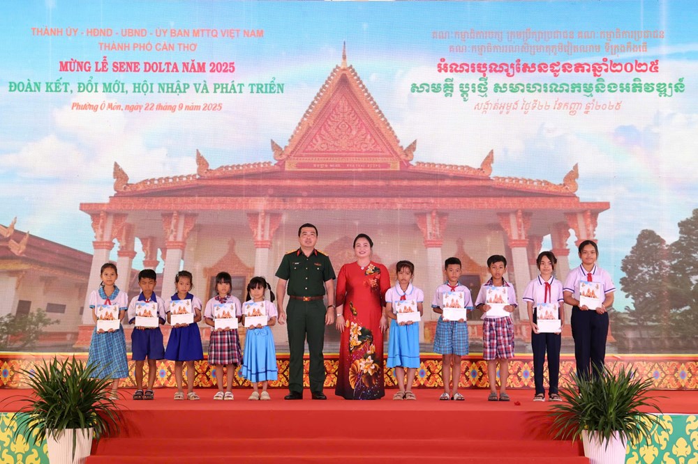 Đồng bào Khmer Cần Thơ vui Lễ Sene Dolta năm 2025 - ảnh 4