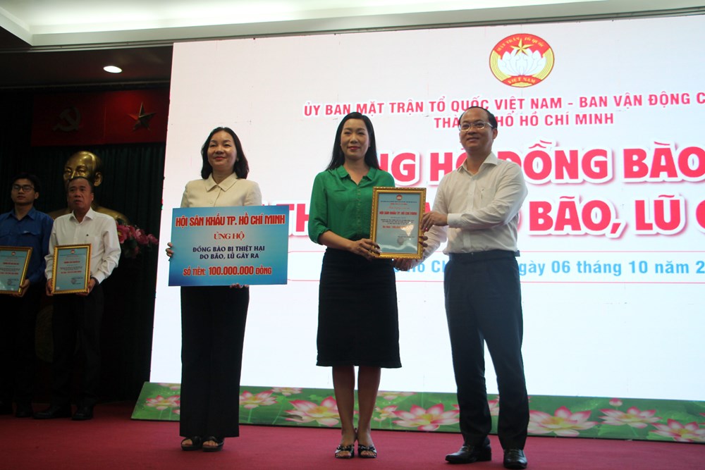 TP.HCM phát động ủng hộ đồng bào bị thiệt hại do bão, lũ - ảnh 4