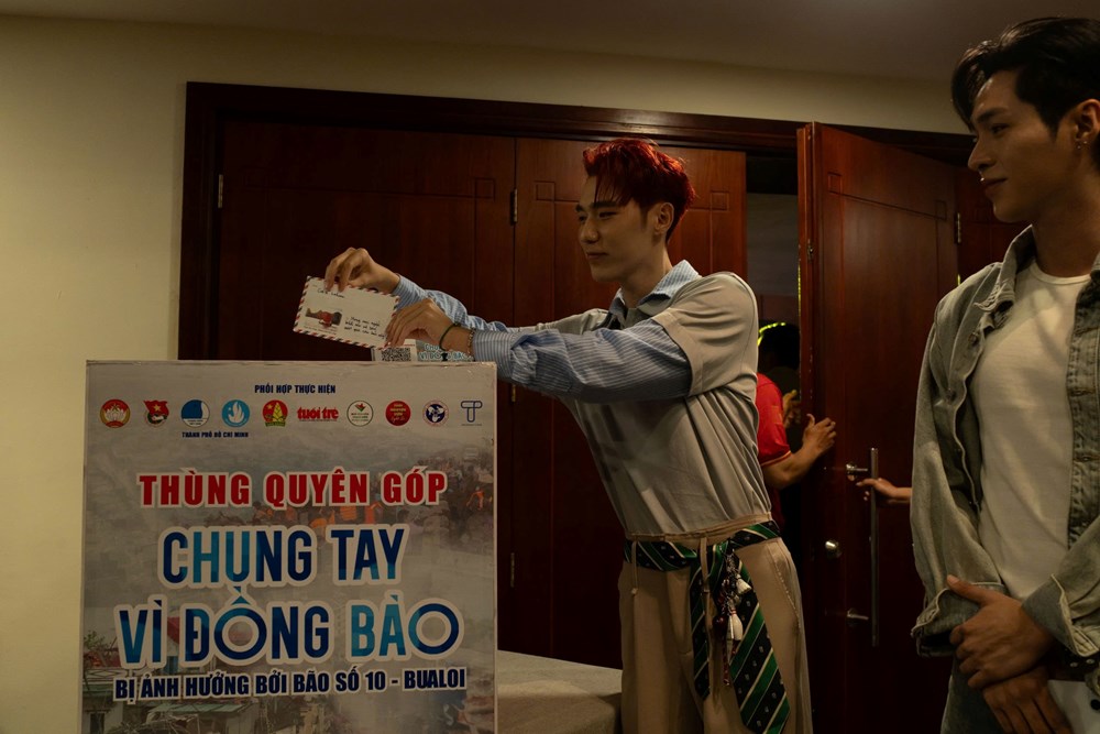 Nghệ sĩ TP.HCM tiếp tục 'Chung tay vì đồng bào' vùng bão lũ - ảnh 1