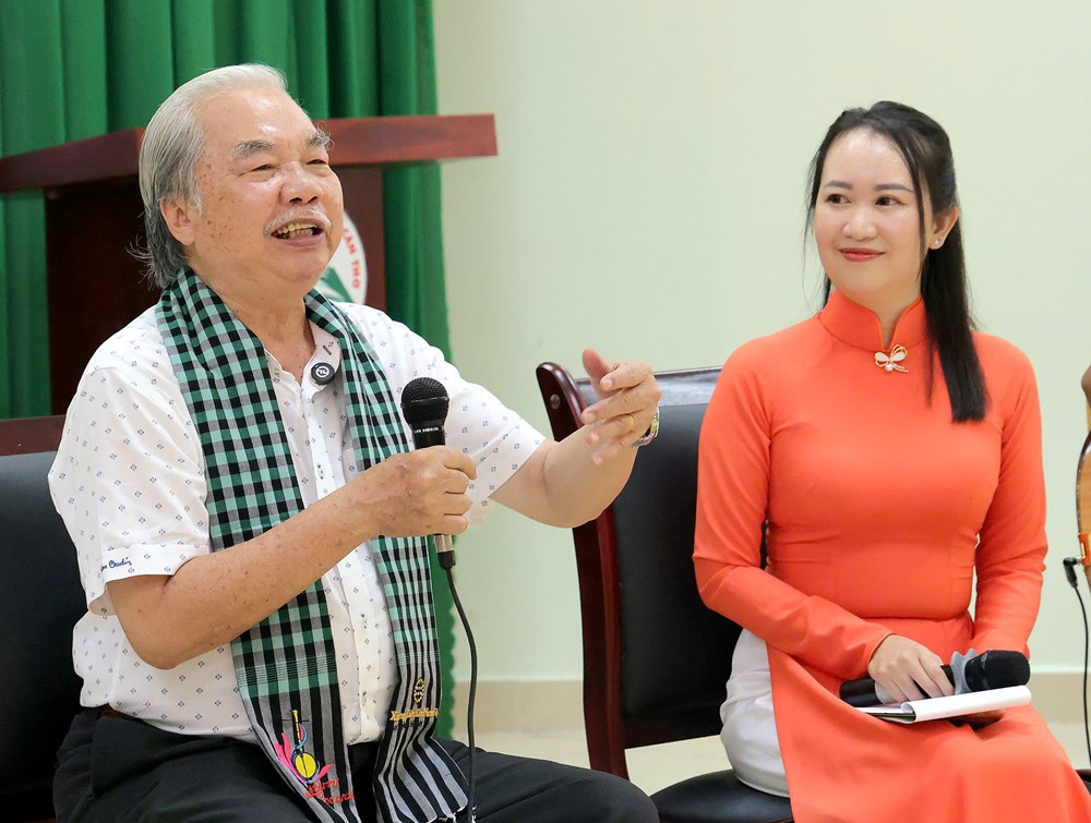 Chia sẻ với sinh viên về vai trò của Đờn ca tài tử trong phát triển du lịch - ảnh 3