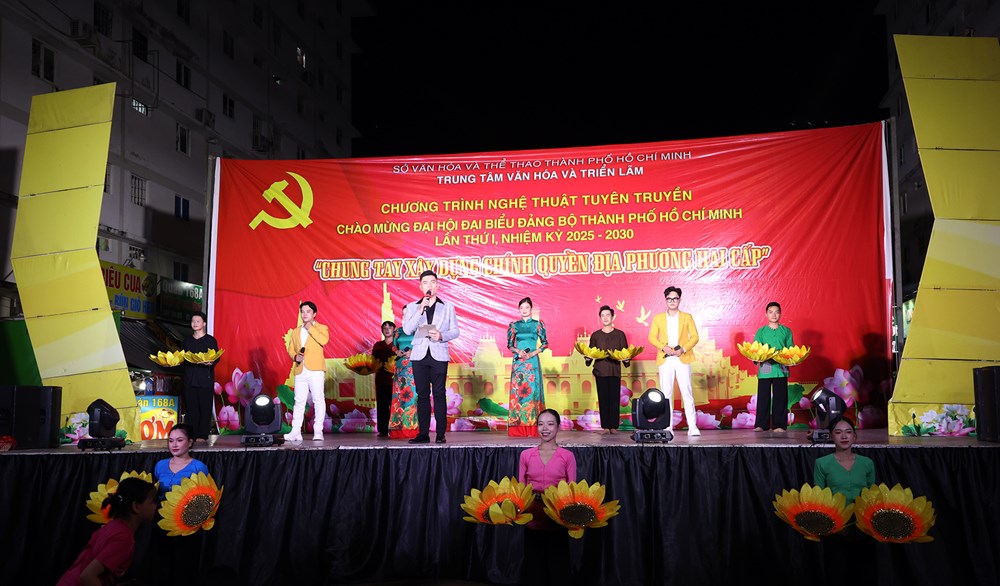 Chương trình nghệ thuật tuyên truyền chào mừng Đại hội đại biểu Đảng bộ TP.HCM lần thứ I - ảnh 1