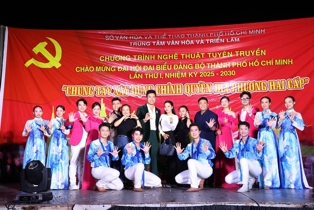Chương trình nghệ thuật tuyên truyền chào mừng Đại hội đại biểu Đảng bộ TP.HCM lần thứ I - ảnh 3
