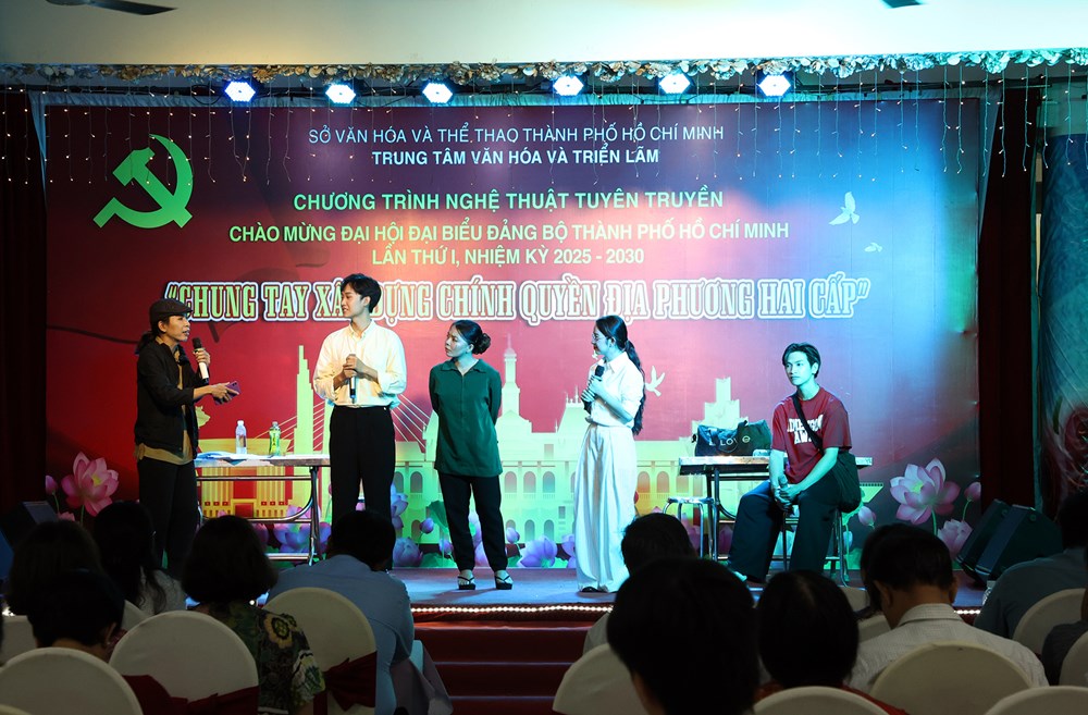 Chương trình nghệ thuật tuyên truyền chào mừng Đại hội đại biểu Đảng bộ TP.HCM lần thứ I - ảnh 2