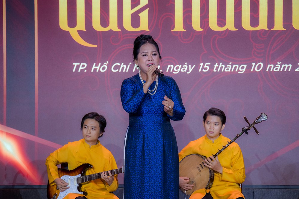Sinh viên kỹ thuật 'gặp gỡ' Đờn ca tài tử Nam Bộ - ảnh 2