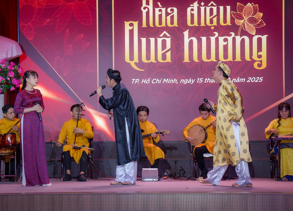 Sinh viên kỹ thuật 'gặp gỡ' Đờn ca tài tử Nam Bộ - ảnh 3