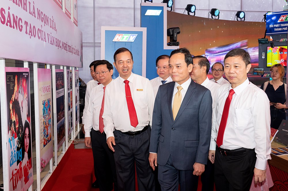 Trao tặng Không gian 'Cây tri thức' và 126.000 quyển sách đến Học viện Cán bộ TP.HCM - ảnh 2