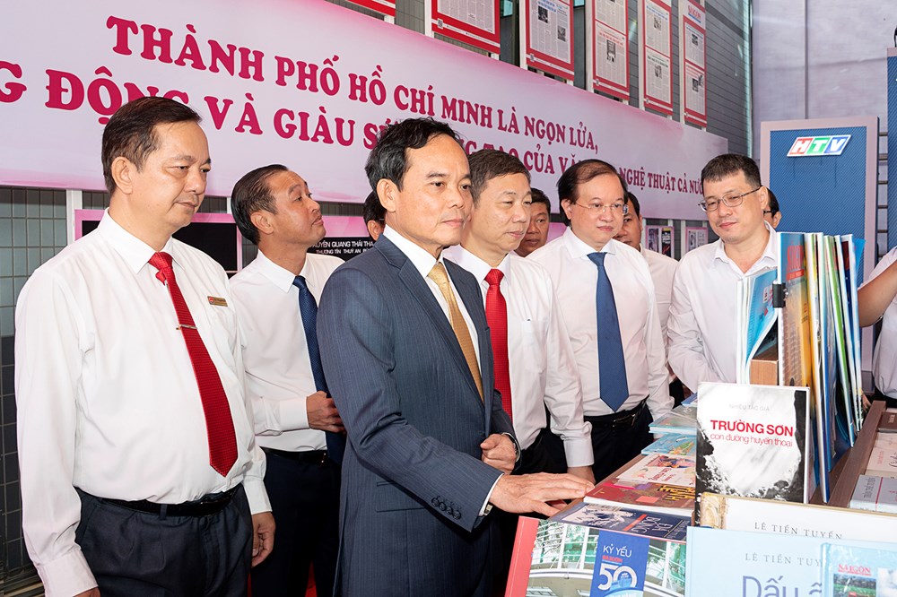 Trao tặng Không gian 'Cây tri thức' và 126.000 quyển sách đến Học viện Cán bộ TP.HCM - ảnh 3