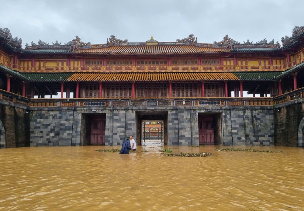 Khẩn trương dọn dẹp các điểm di tích Huế ngay khi nước rút - ảnh 1