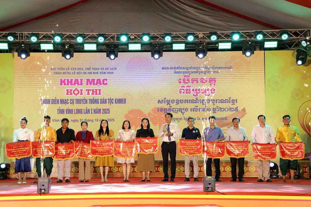 Hội thi nhạc cụ Khmer 2025 rộn ràng tại Ao Bà Om - Vĩnh Long - ảnh 2