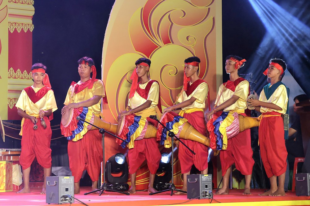 Hội thi nhạc cụ Khmer 2025 rộn ràng tại Ao Bà Om - Vĩnh Long - ảnh 5
