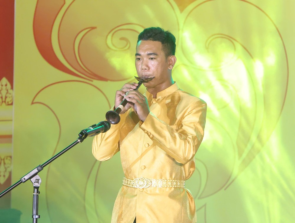 Hội thi nhạc cụ Khmer 2025 rộn ràng tại Ao Bà Om - Vĩnh Long - ảnh 7