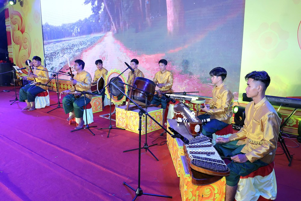 Hội thi nhạc cụ Khmer 2025 rộn ràng tại Ao Bà Om - Vĩnh Long - ảnh 6