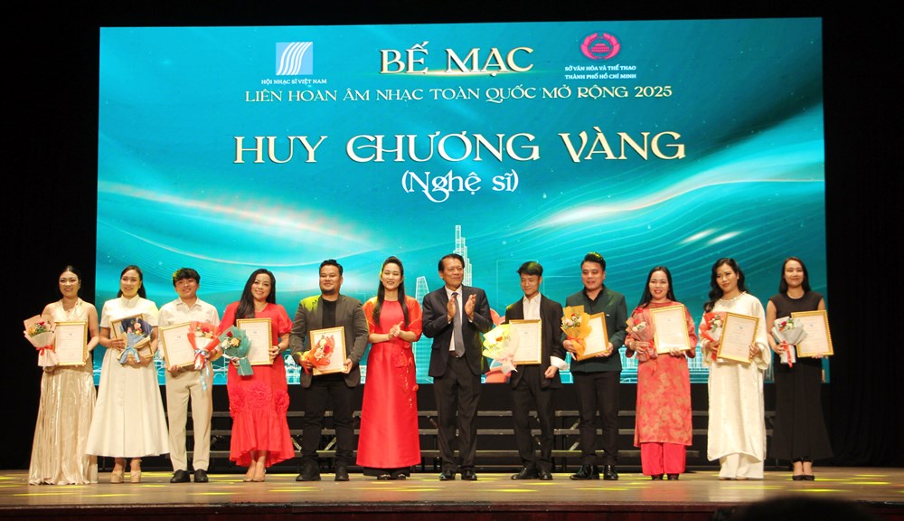 Liên hoan Âm nhạc toàn quốc mở rộng 2025 khép lại với chương trình giao hưởng Việt – Trung - ảnh 3