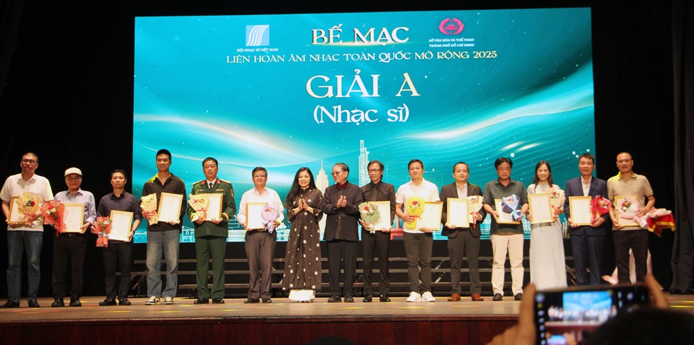 Liên hoan Âm nhạc toàn quốc mở rộng 2025 khép lại với chương trình giao hưởng Việt – Trung - ảnh 2