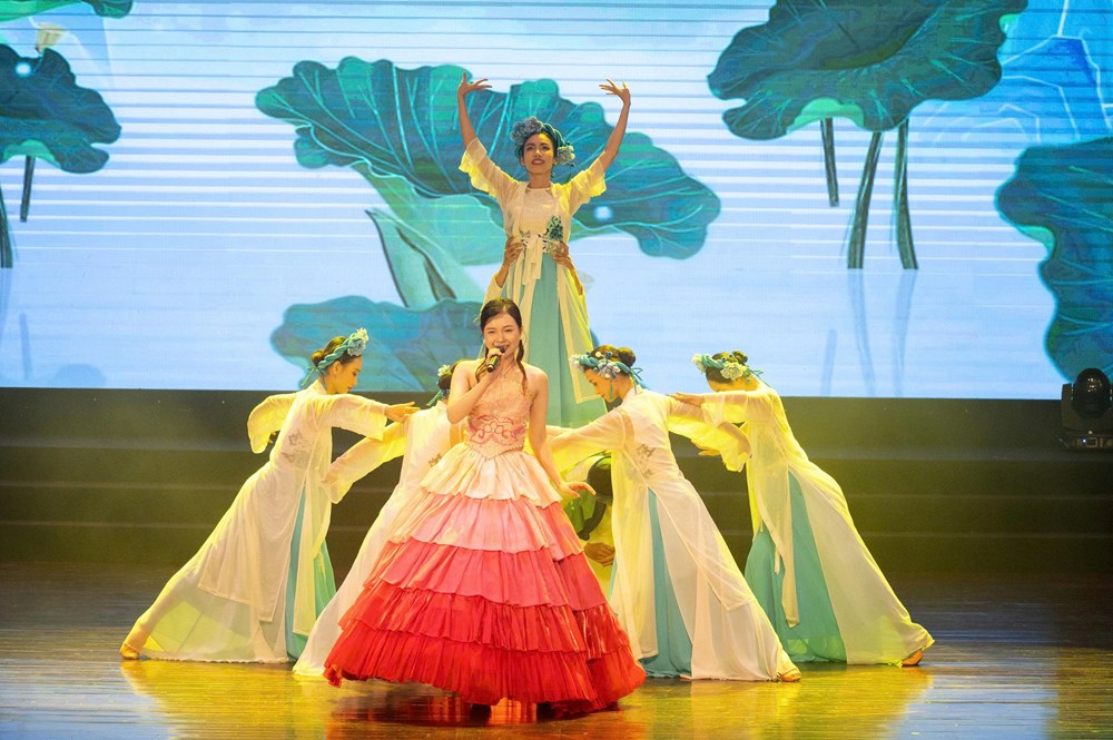 Liên hoan Âm nhạc toàn quốc mở rộng 2025 khép lại với chương trình giao hưởng Việt – Trung - ảnh 5