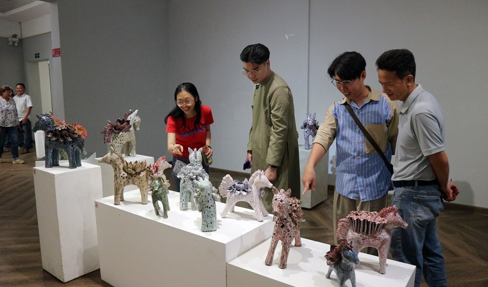 Triển lãm 'Khu vườn Hạnh phúc' – Bản hòa ca đẹp về gốm - ảnh 3