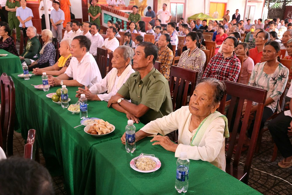 Chủ tịch Quốc hội dự Ngày hội Đại đoàn kết toàn dân tộc tại Cần Thơ - ảnh 5