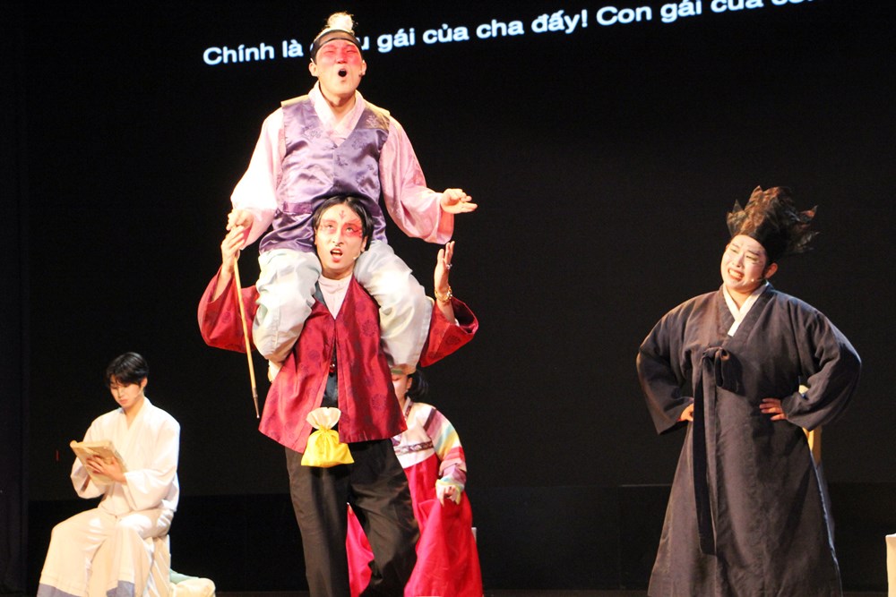 Giao lưu sân khấu TP.HCM – Busan - ảnh 1