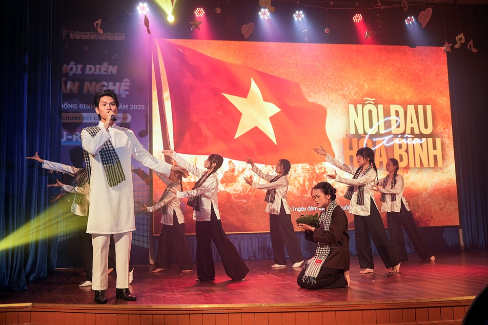 Sân chơi nghệ thuật phát triển 'văn-thể-mỹ' - ảnh 1