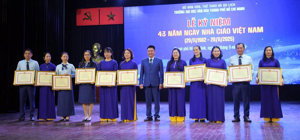 Trường ĐH Văn hóa TP.HCM kỷ niệm Ngày Nhà giáo Việt Nam 20.11 - ảnh 4