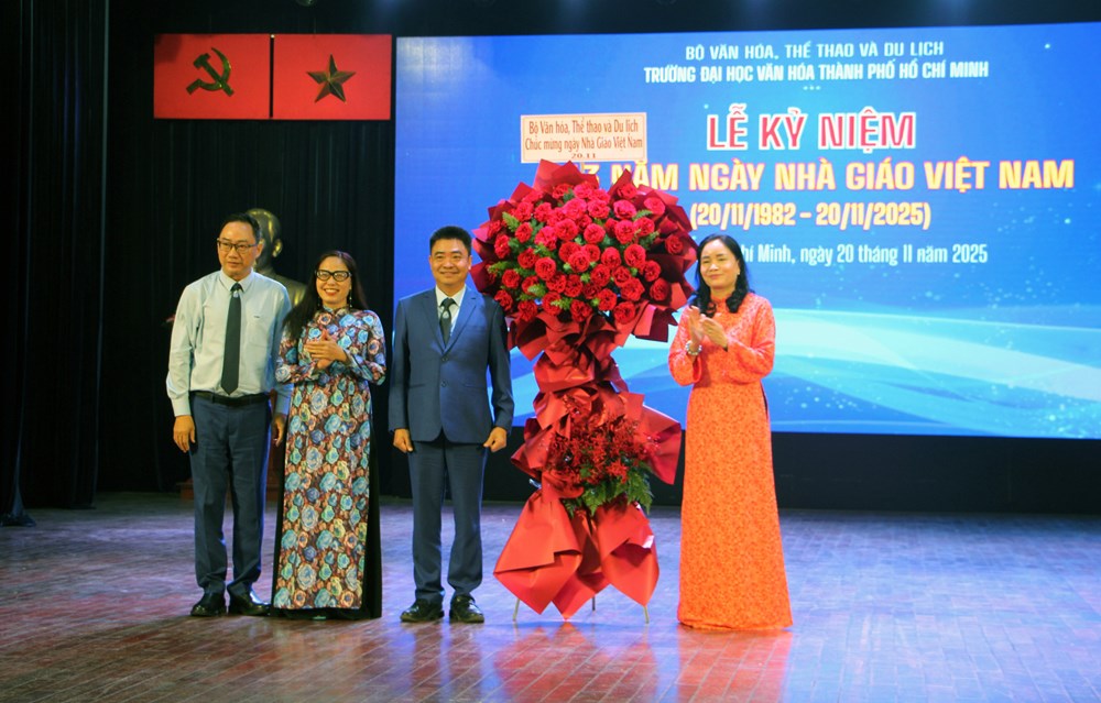 Trường ĐH Văn hóa TP.HCM kỷ niệm Ngày Nhà giáo Việt Nam 20.11 - ảnh 1
