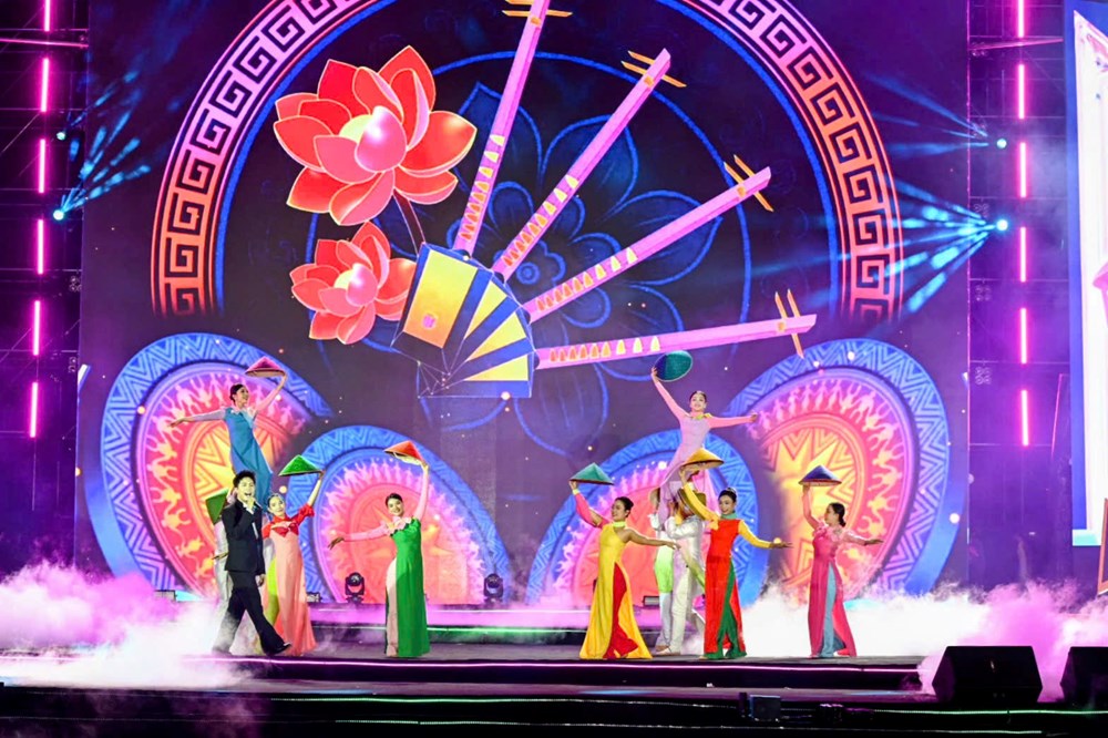 TP.HCM bừng sáng đêm khai mạc LHP Việt Nam và đón nhận danh hiệu UNESCO ‘Thành phố sáng tạo toàn cầu về điện ảnh’ - ảnh 18