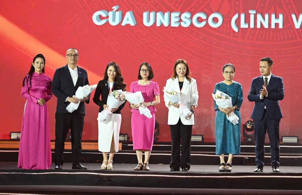 TP.HCM bừng sáng đêm khai mạc LHP Việt Nam và đón nhận danh hiệu UNESCO ‘Thành phố sáng tạo toàn cầu về điện ảnh’ - ảnh 13