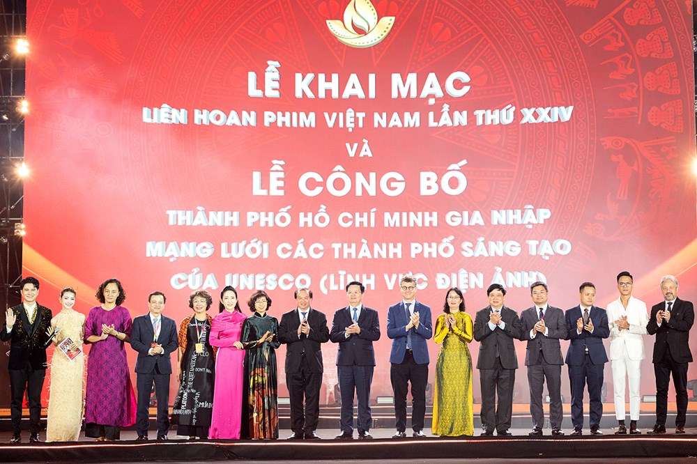 TP.HCM bừng sáng đêm khai mạc LHP Việt Nam và đón nhận danh hiệu UNESCO ‘Thành phố sáng tạo toàn cầu về điện ảnh’ - ảnh 2