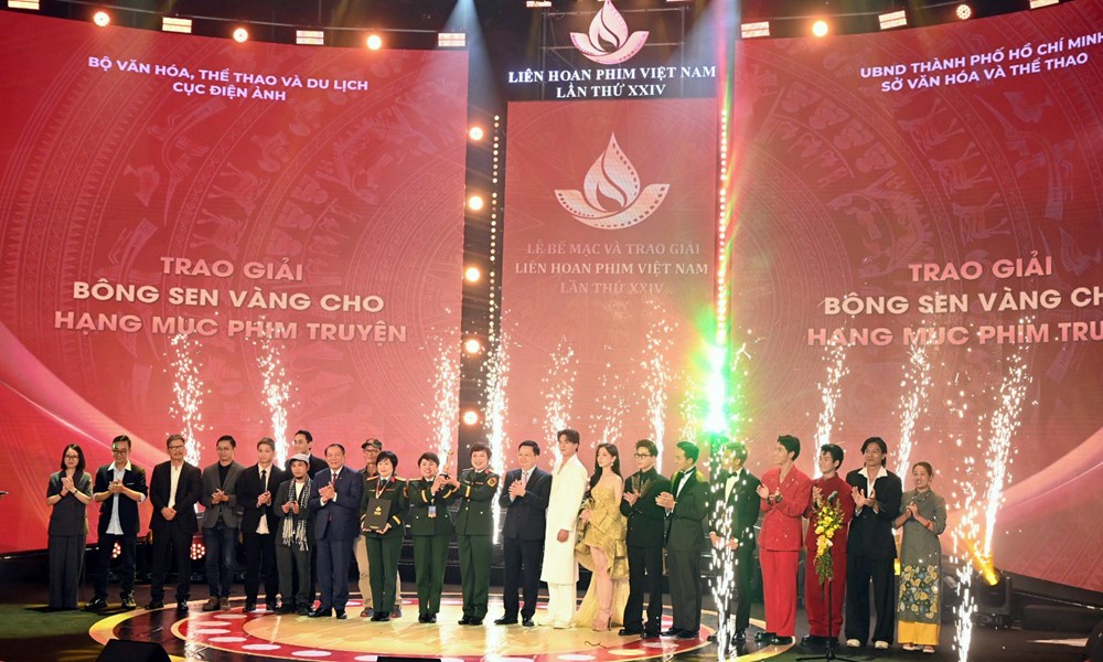 'Mưa đỏ' đoạt Bông sen Vàng 2025 - ảnh 1