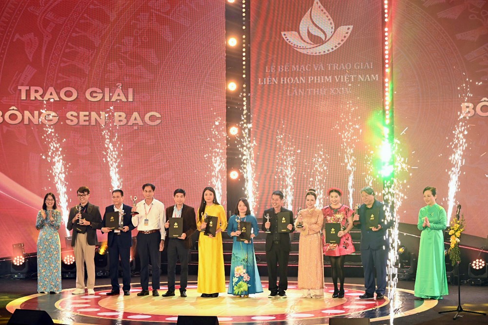 'Mưa đỏ' đoạt Bông sen Vàng 2025 - ảnh 8