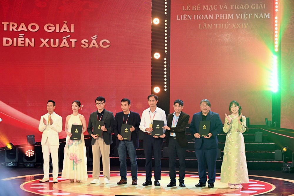 'Mưa đỏ' đoạt Bông sen Vàng 2025 - ảnh 13