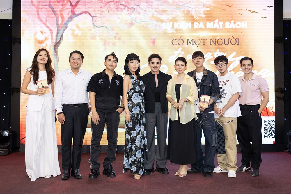 Nguyễn Hải Triều ra mắt tản văn 'Có một người đi cùng ta năm tháng' - ảnh 1