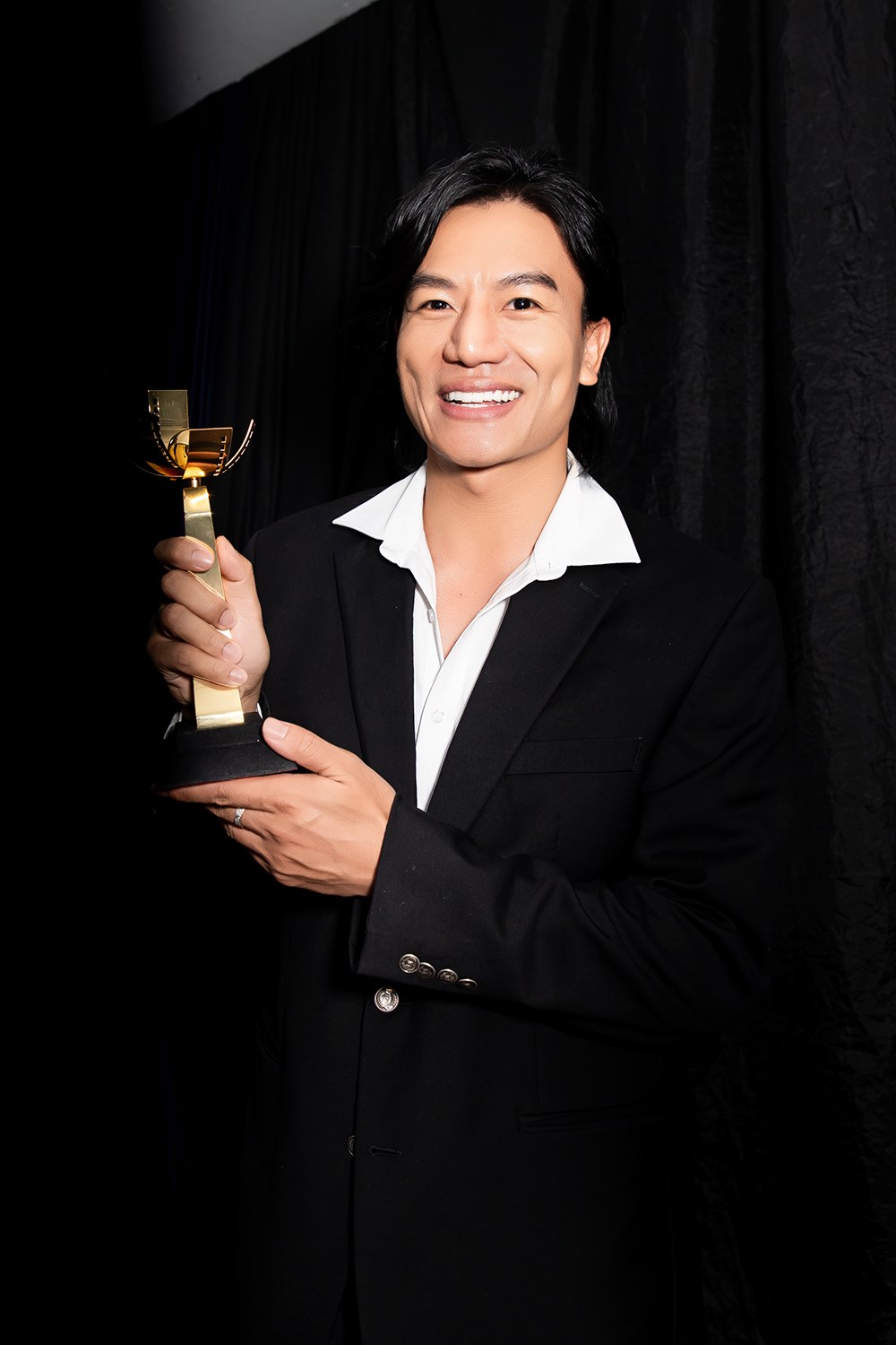 Hiếu Nguyễn có hai phim cùng đoạt giải Vàng và Bạc tại LHP Việt Nam lần thứ XXIV - ảnh 2