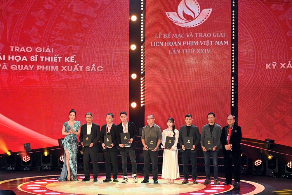 'Mưa đỏ' đoạt Bông sen Vàng 2025 - ảnh 11