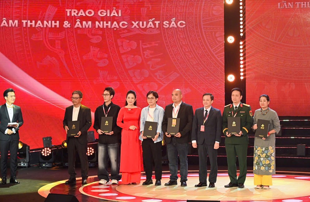 'Mưa đỏ' đoạt Bông sen Vàng 2025 - ảnh 10